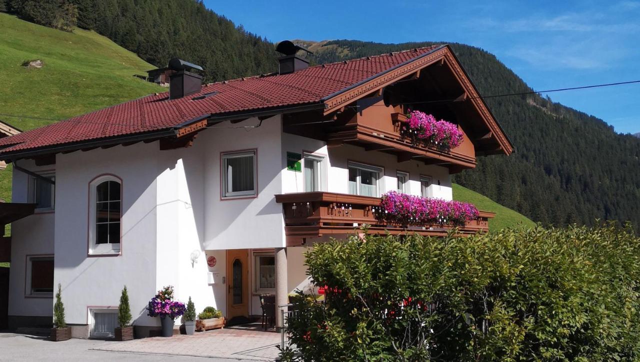 Ferienwohnung Alpenheim Tux Luaran gambar