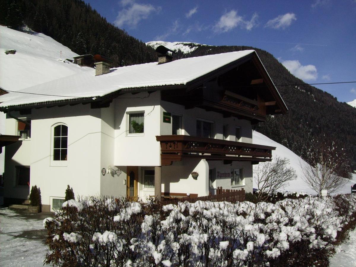 Ferienwohnung Alpenheim Tux Luaran gambar